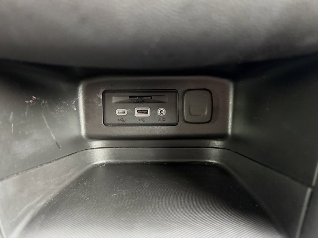 Used 2022 Chevrolet Equinox RS w/ RS Leather Package image 25