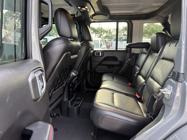 Used 2021 Jeep Wrangler Unlimited Rubicon w/ Cold Weather Group AWD/4WD image 13
