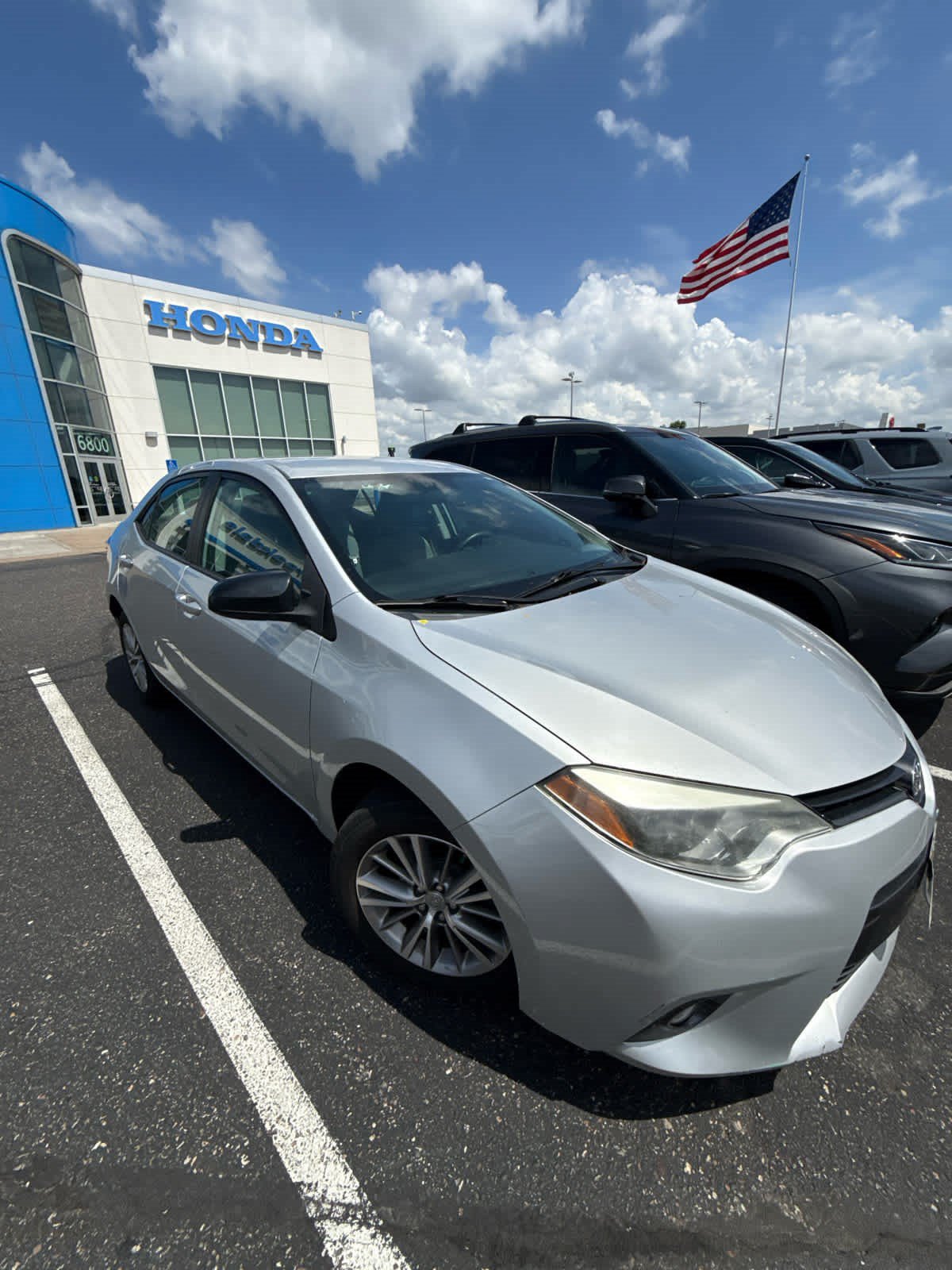 Used 2015 Toyota Corolla LE FWD image 4