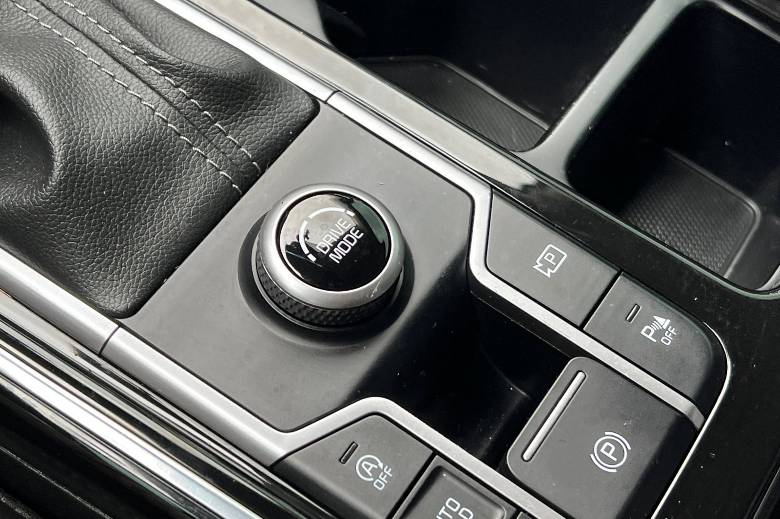 Certified 2022 Kia Sorento SX image 31