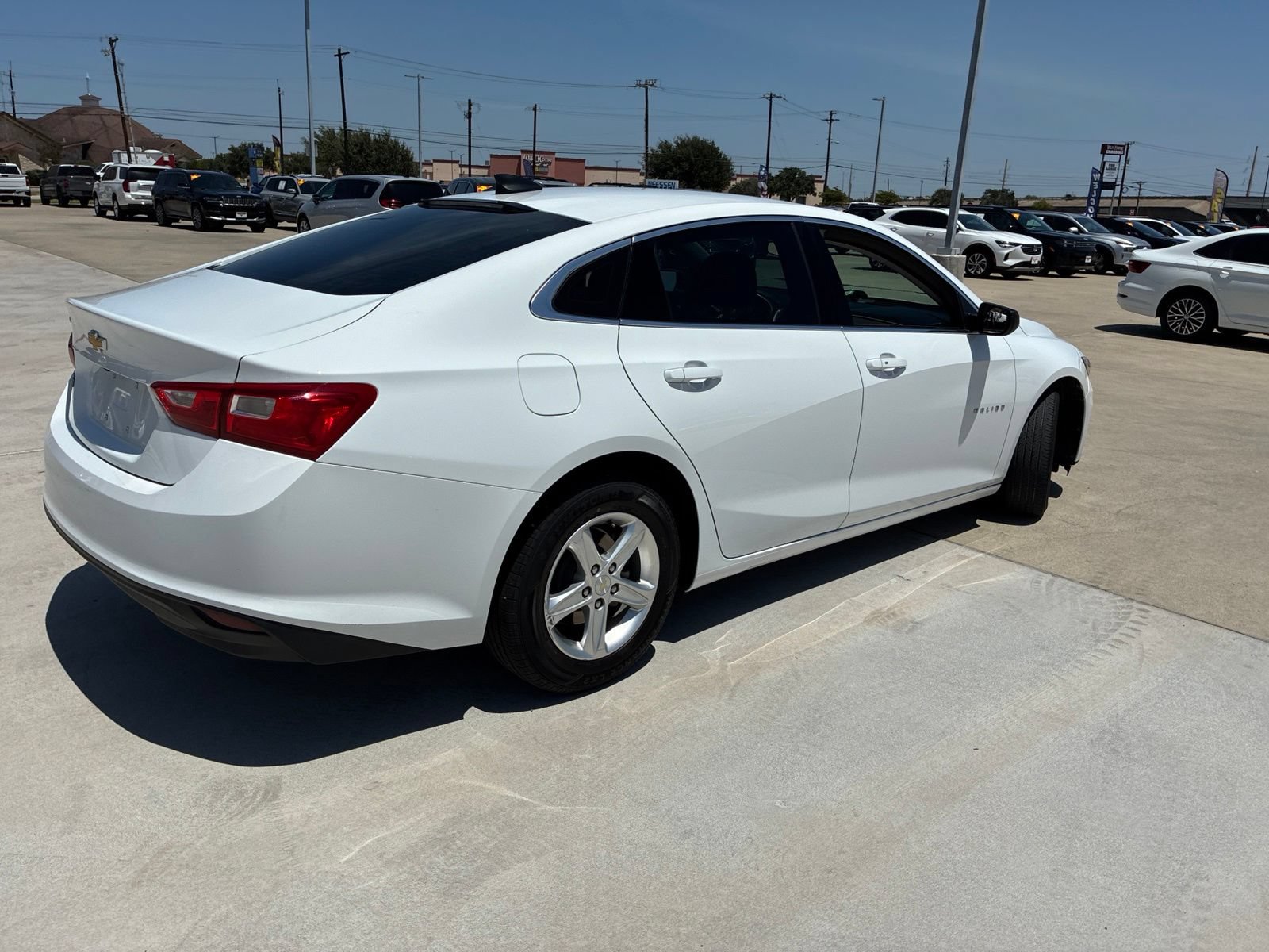 Used 2023 Chevrolet Malibu LS FWD image 3