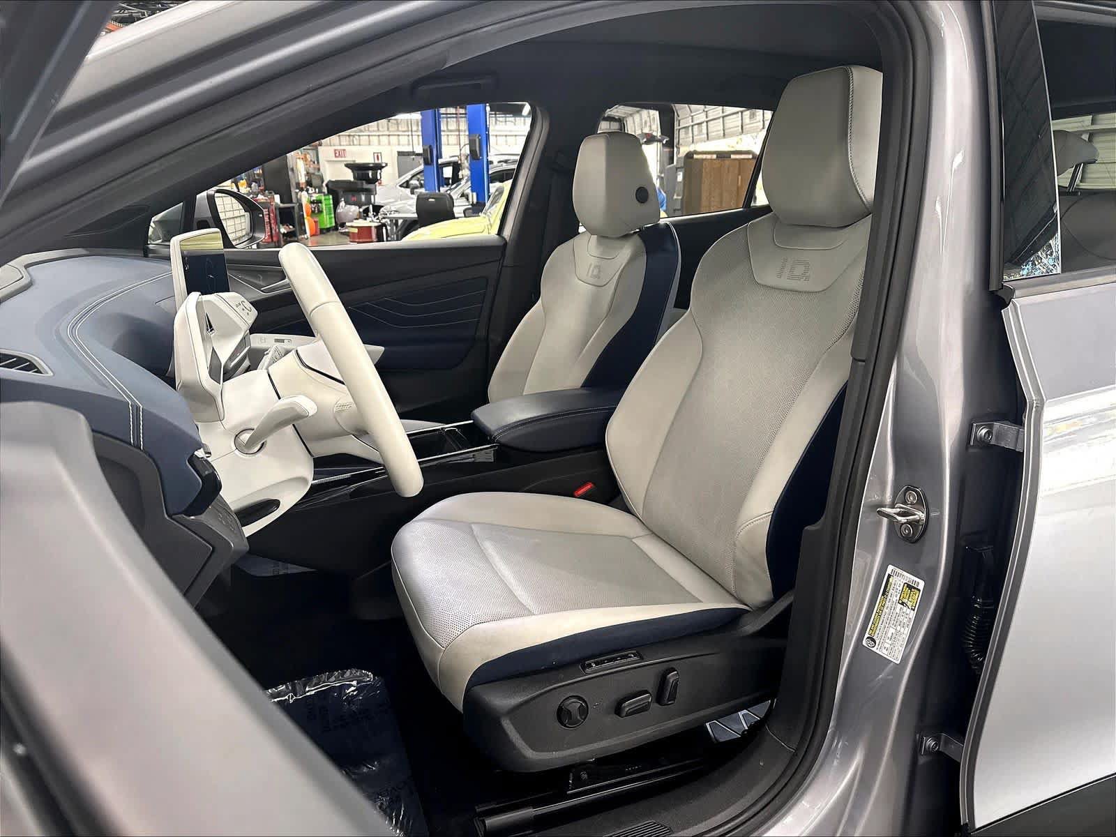 Used 2023 Volkswagen ID.4 Pro S AWD/4WD image 22