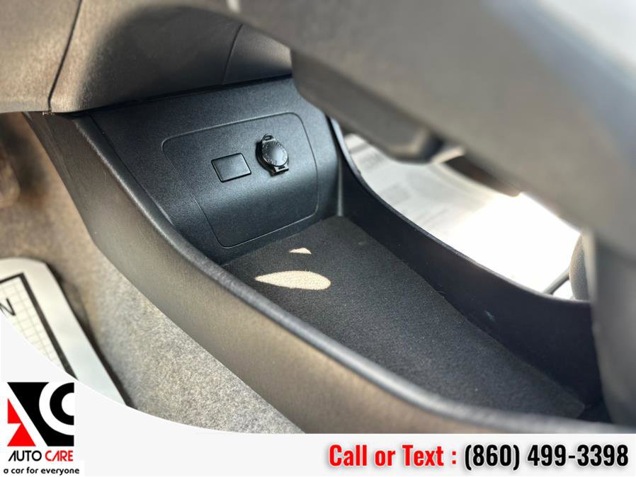 Used 2015 Toyota Prius Three w/ Solar Roof Package image 22