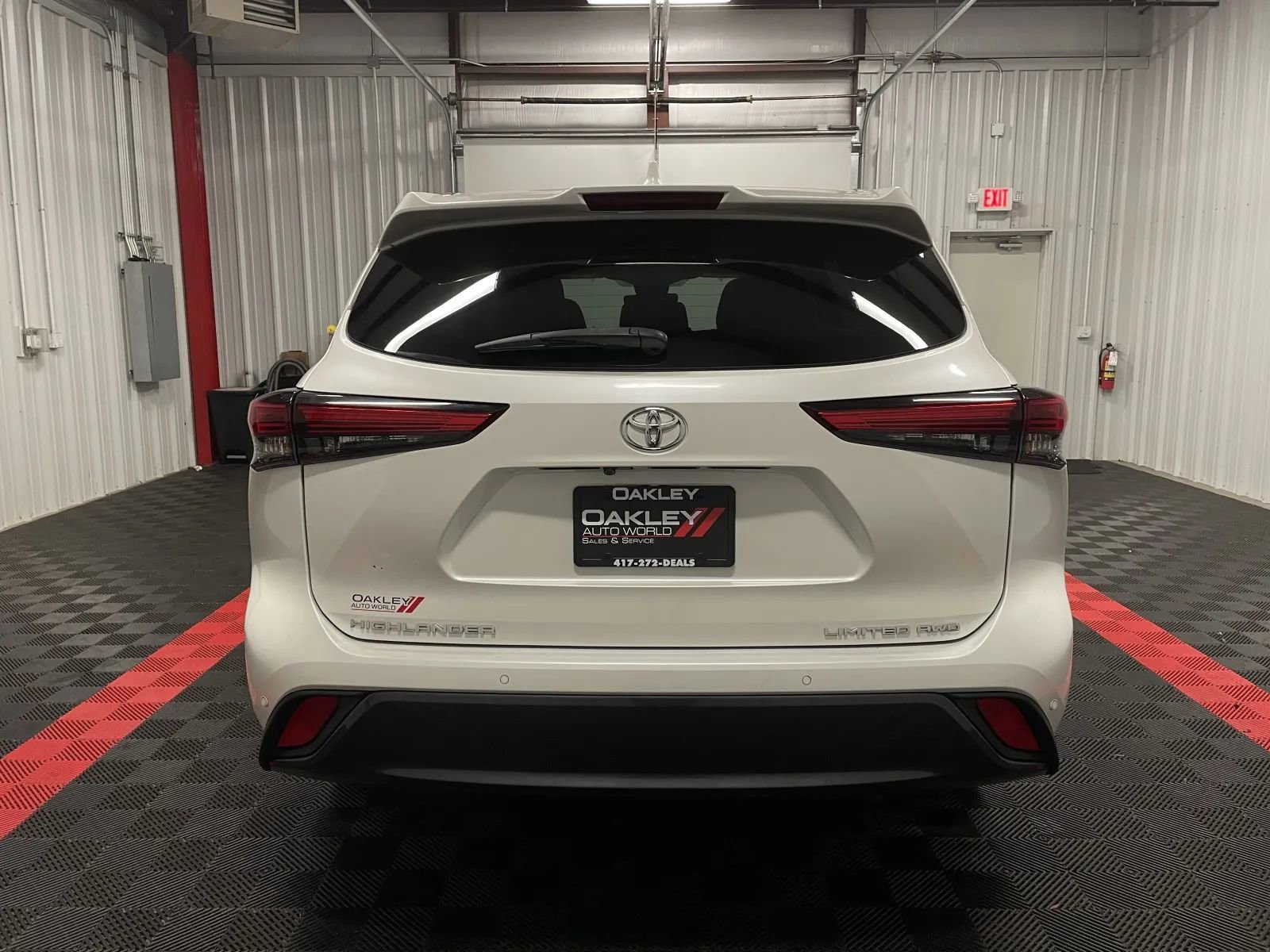 Used 2020 Toyota Highlander Limited image 3