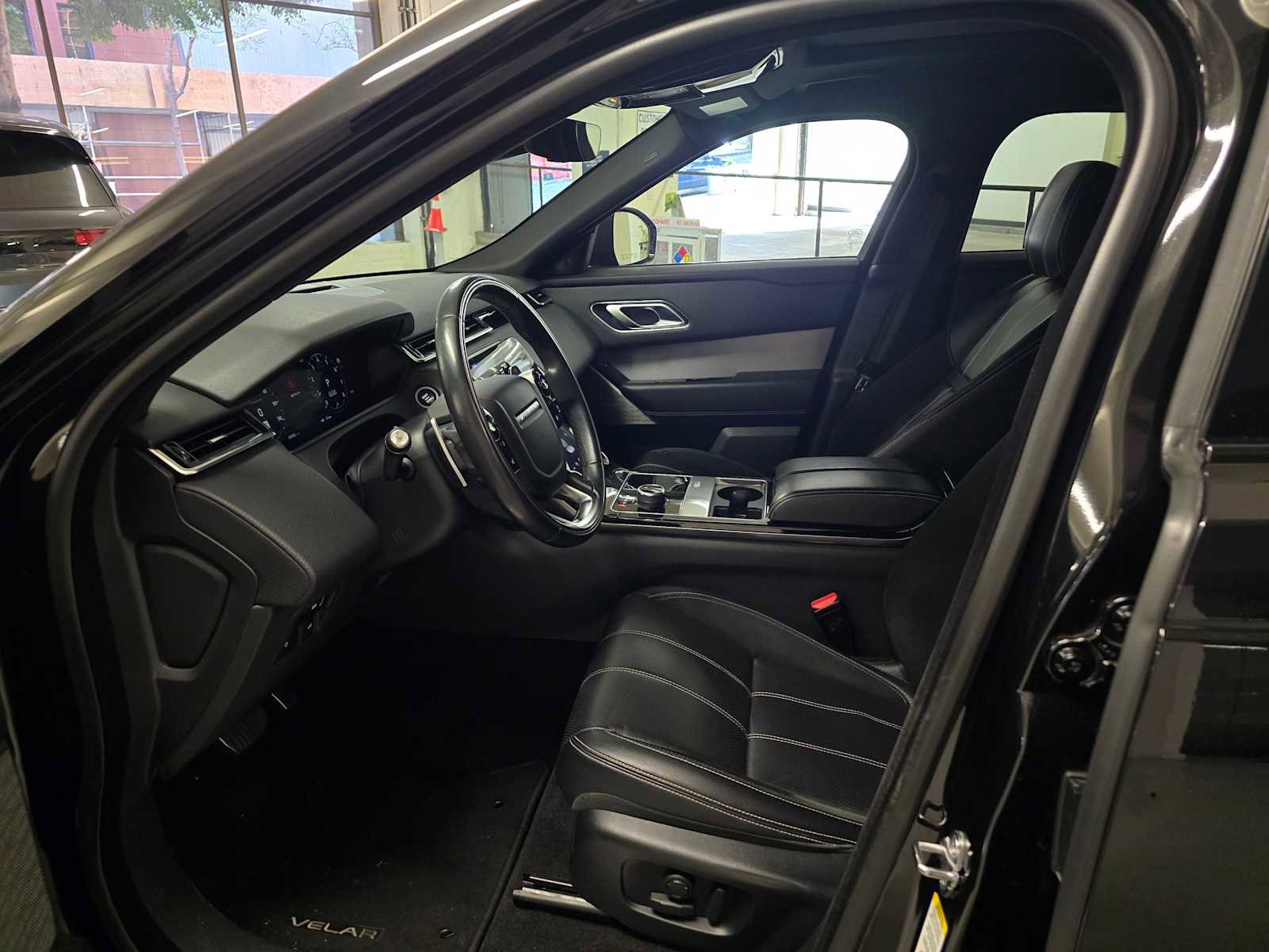 Used 2020 Land Rover Range Rover Velar R-Dynamic S image 23