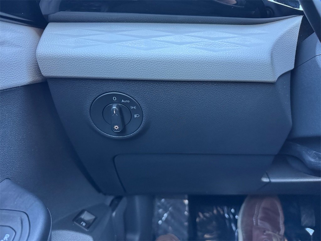 Used 2023 Volkswagen Taos S image 28