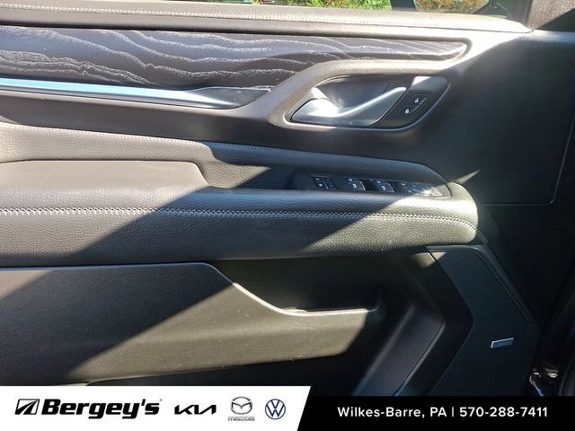 Used 2021 GMC Yukon Denali w/ Denali Premium Package image 15