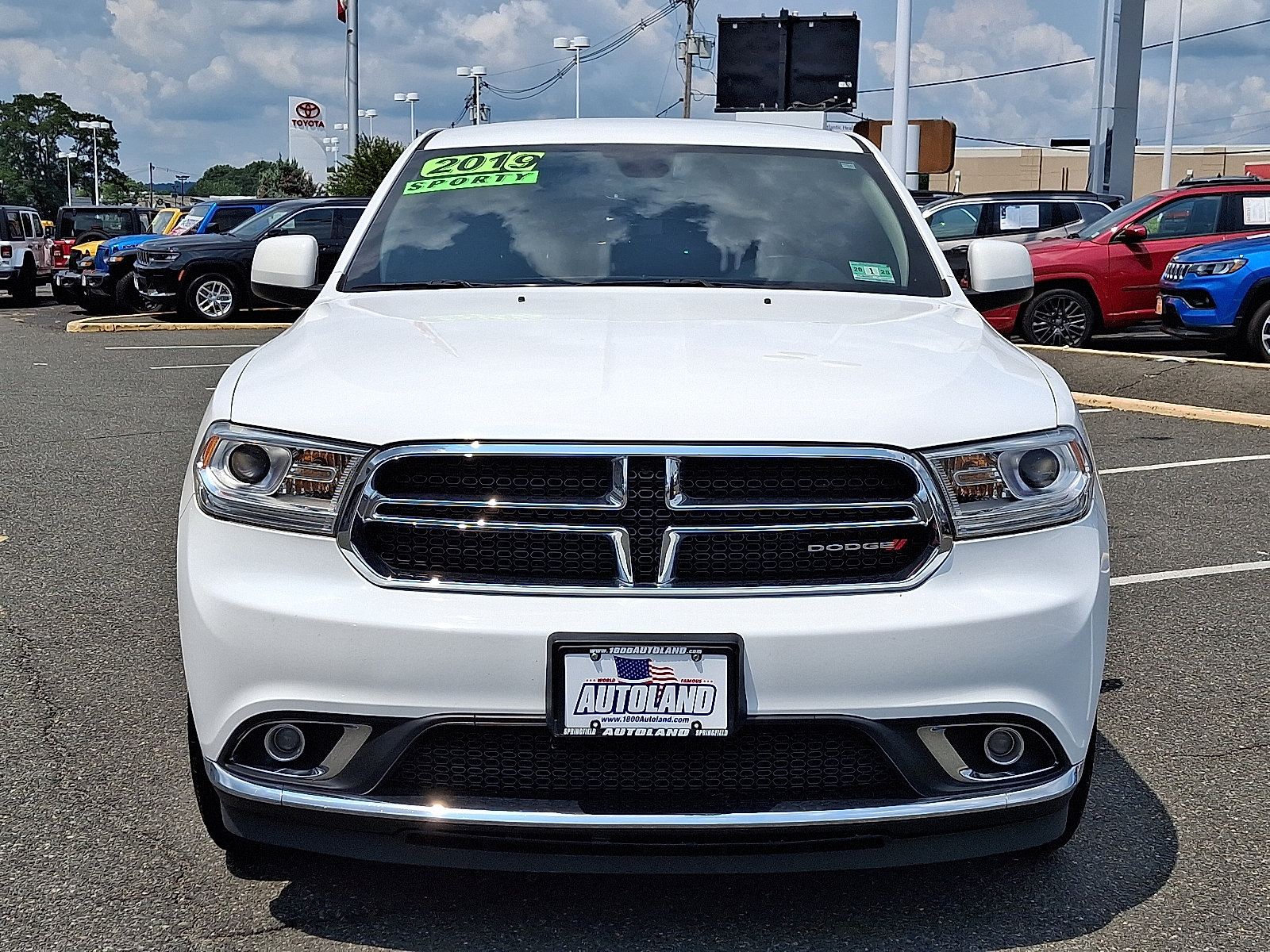 Used 2019 Dodge Durango SXT w/ 3rd Row Seating Group AWD/4WD image 2