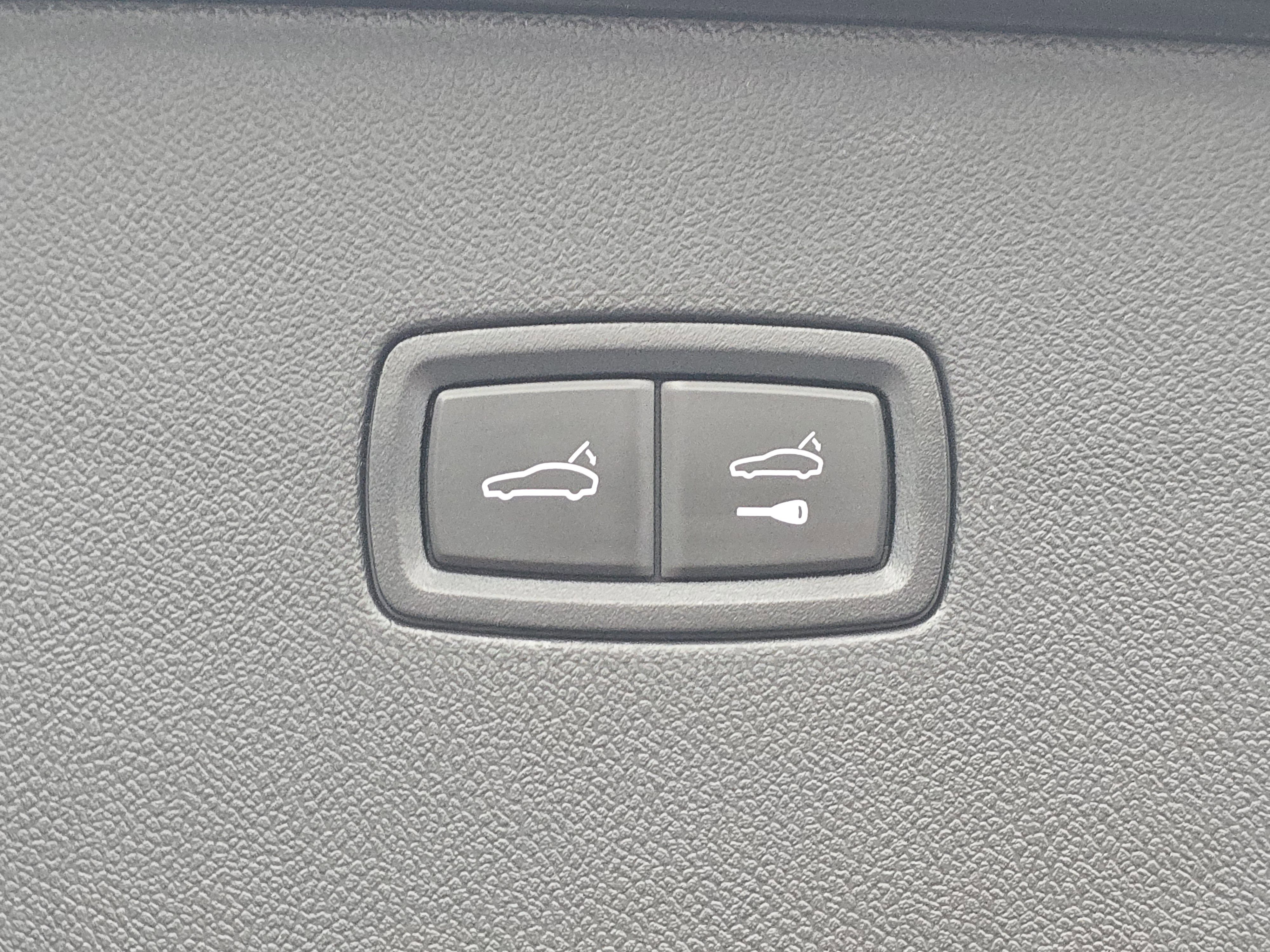 New 2026 Porsche Cayenne GTS image 26