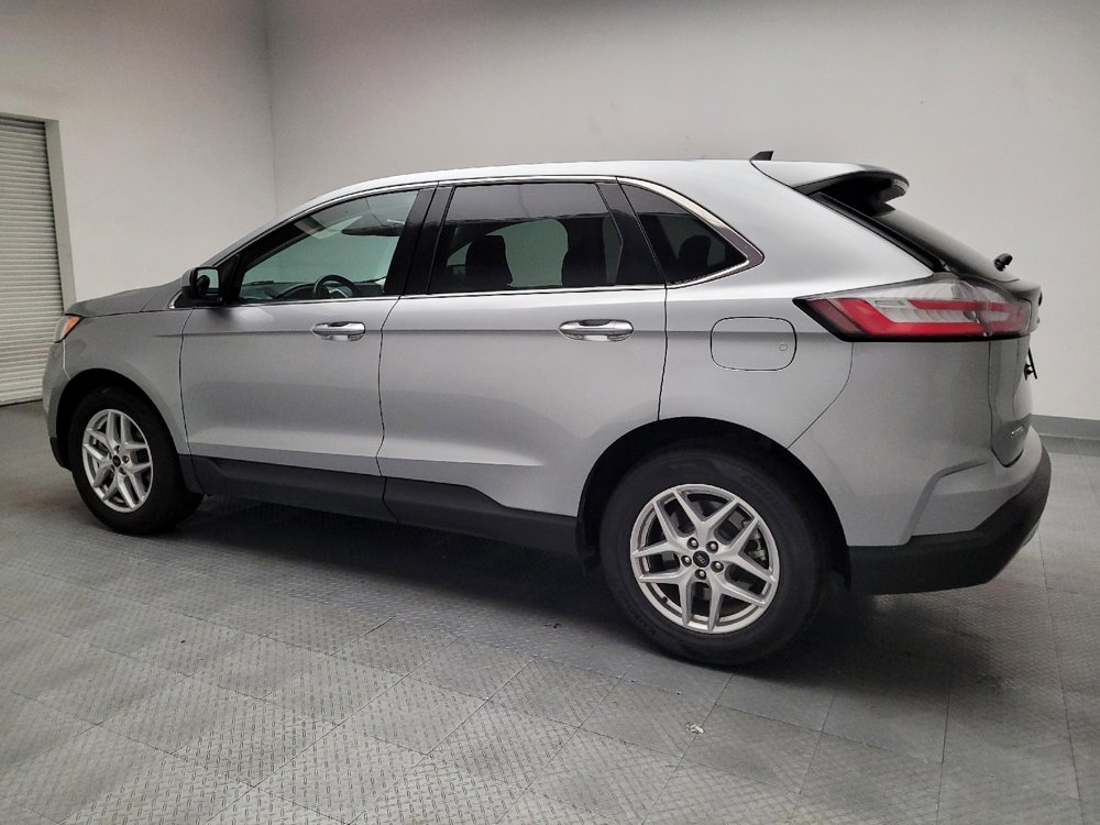 Used 2023 Ford Edge SEL image 3