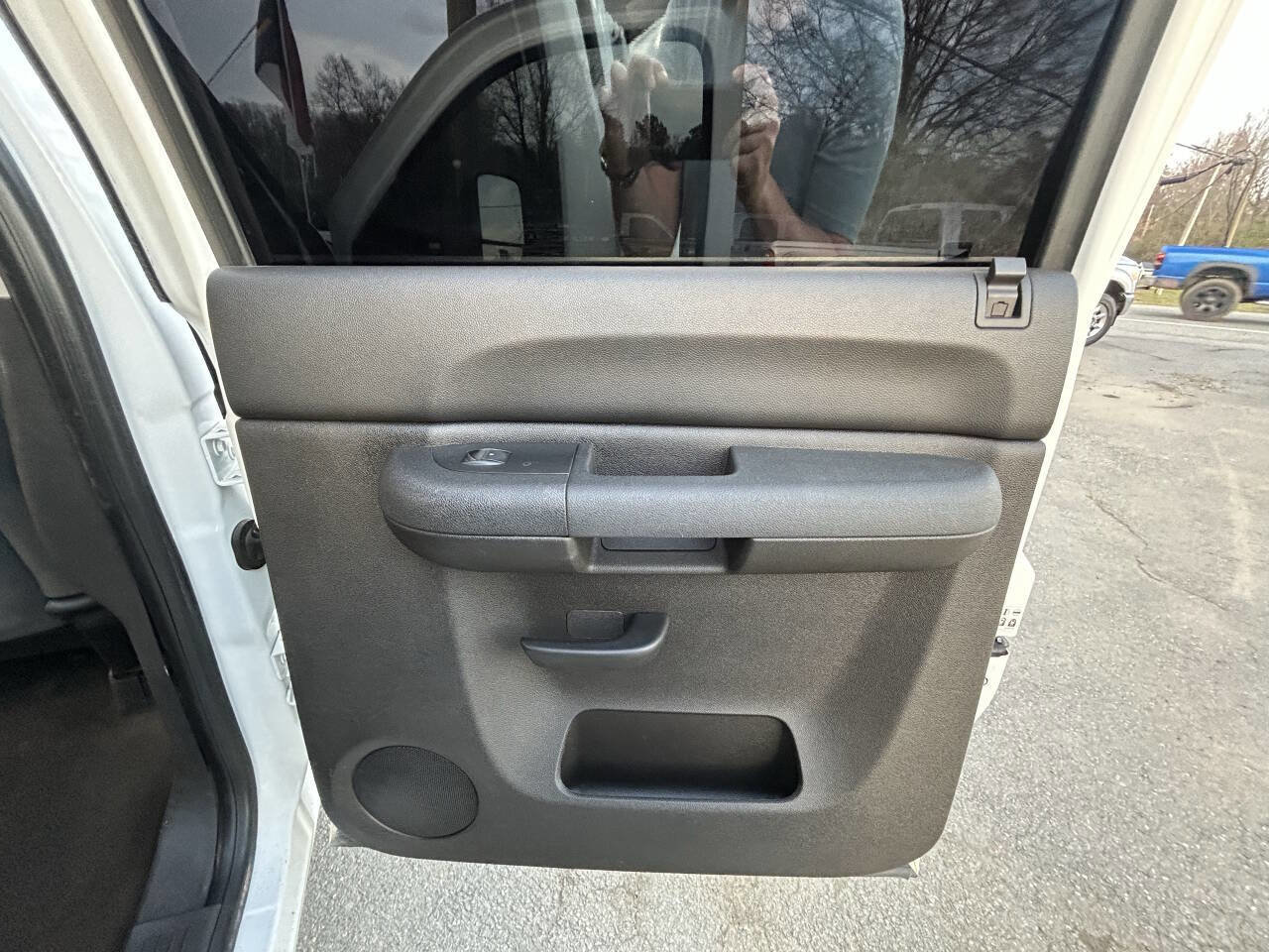 Used 2007 GMC Sierra 2500 SLE w/ Z71 Off-Road Package image 26