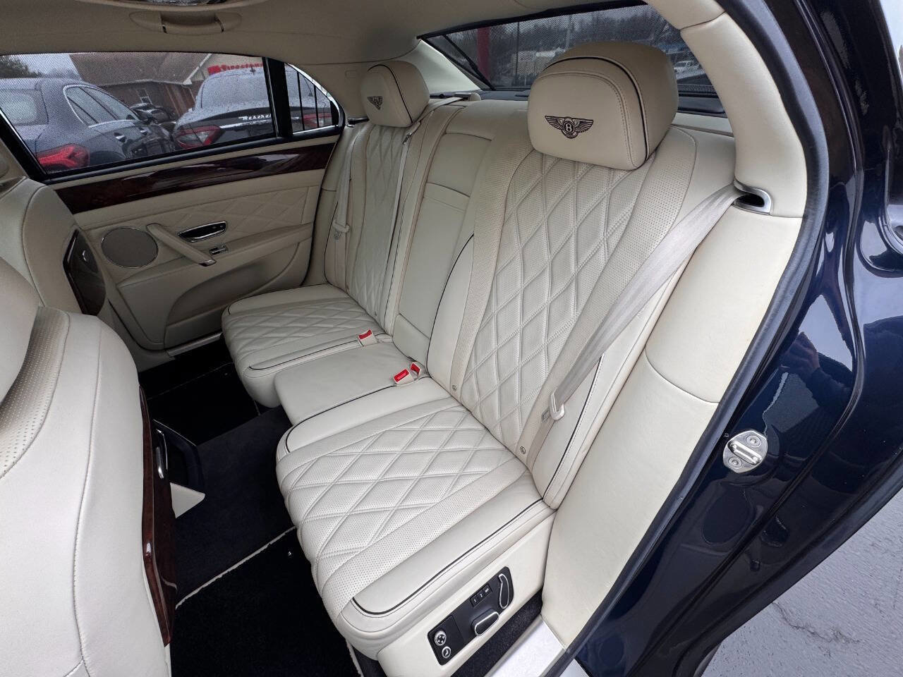 Used 2014 Bentley Flying Spur W12 image 35