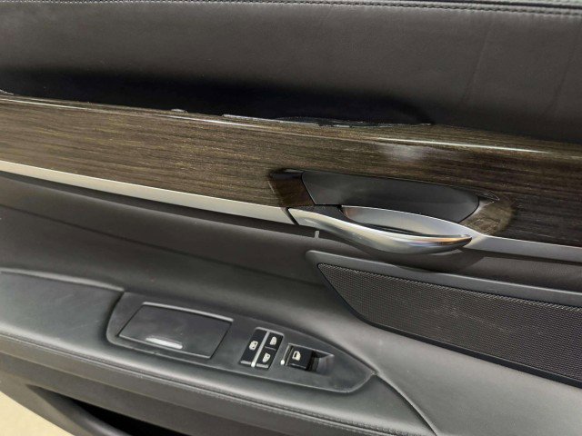 Used 2012 BMW 740Li image 43