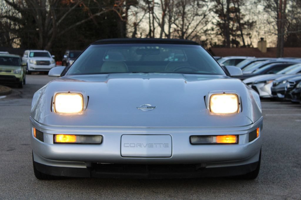 Used 1996 Chevrolet Corvette Convertible RWD image 3