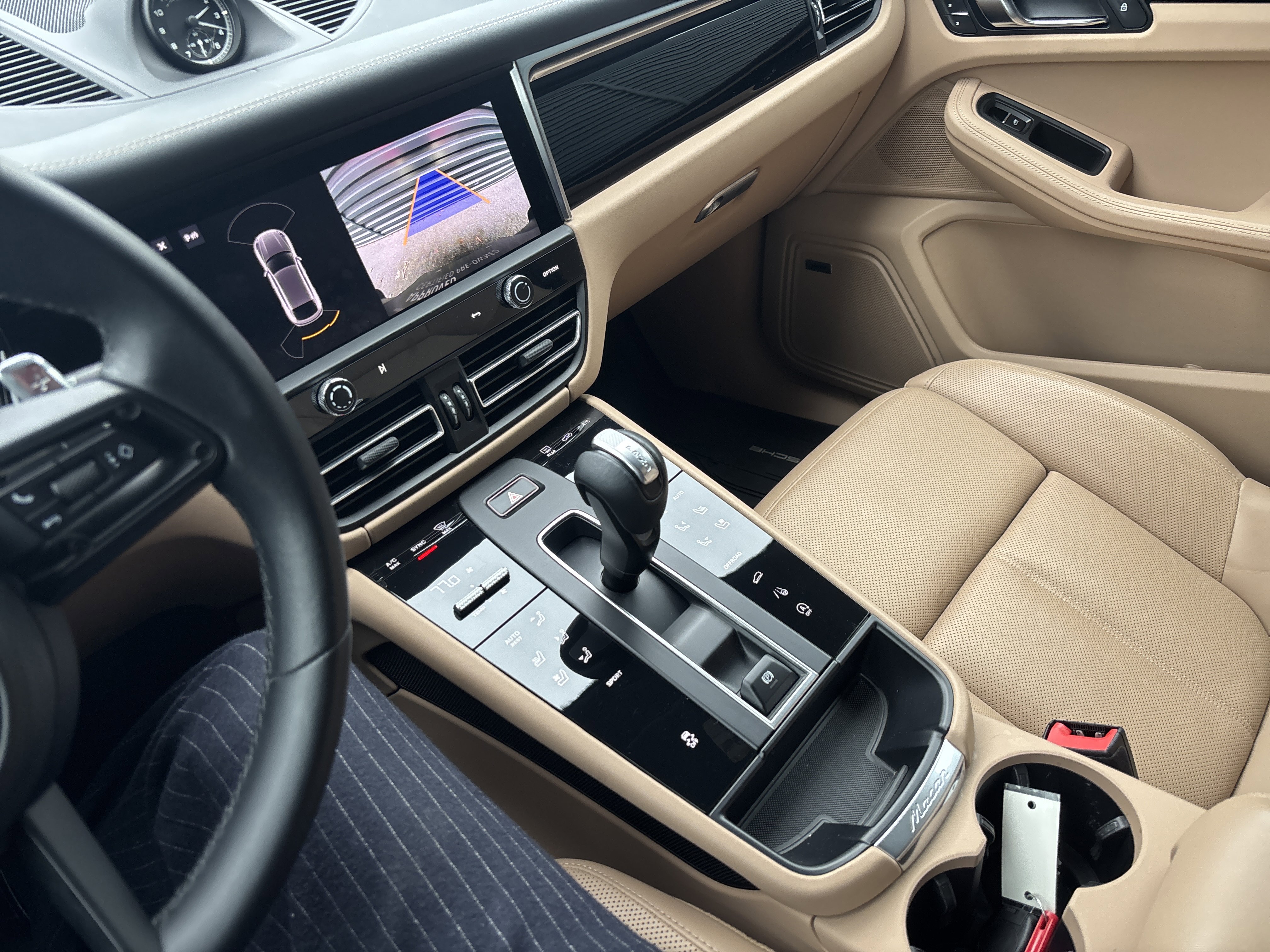 Certified 2022 Porsche Macan image 20