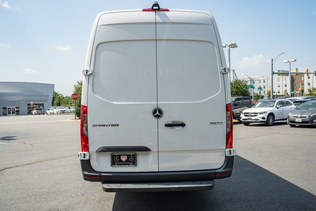 Used 2024 Mercedes-Benz Sprinter 2500 image 6