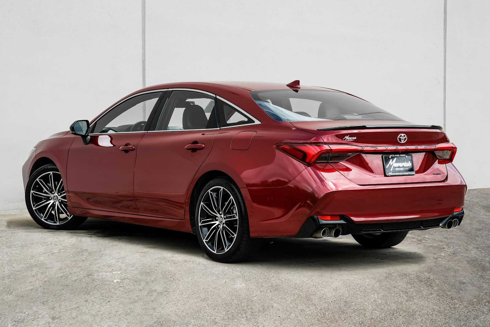 Used 2019 Toyota Avalon XSE image 11