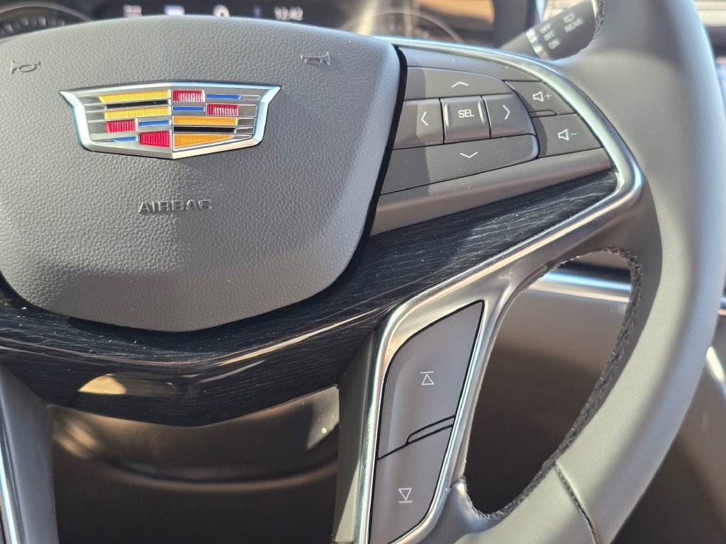 New 2026 Cadillac XT5 Premium Luxury w/ LPO, ONYX Package AWD/4WD image 30