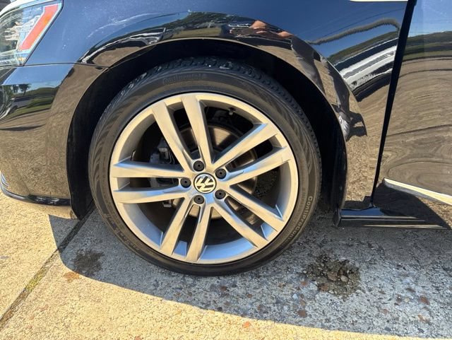 Used 2017 Volkswagen Passat 1.8T R-Line FWD image 26