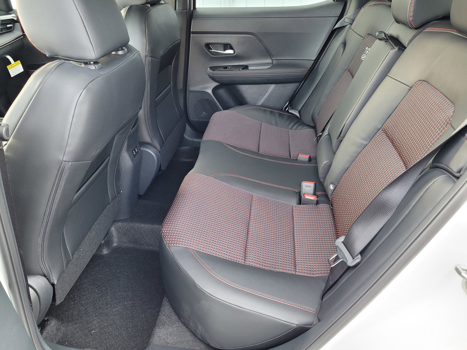 New 2025 Nissan Kicks SR image 7