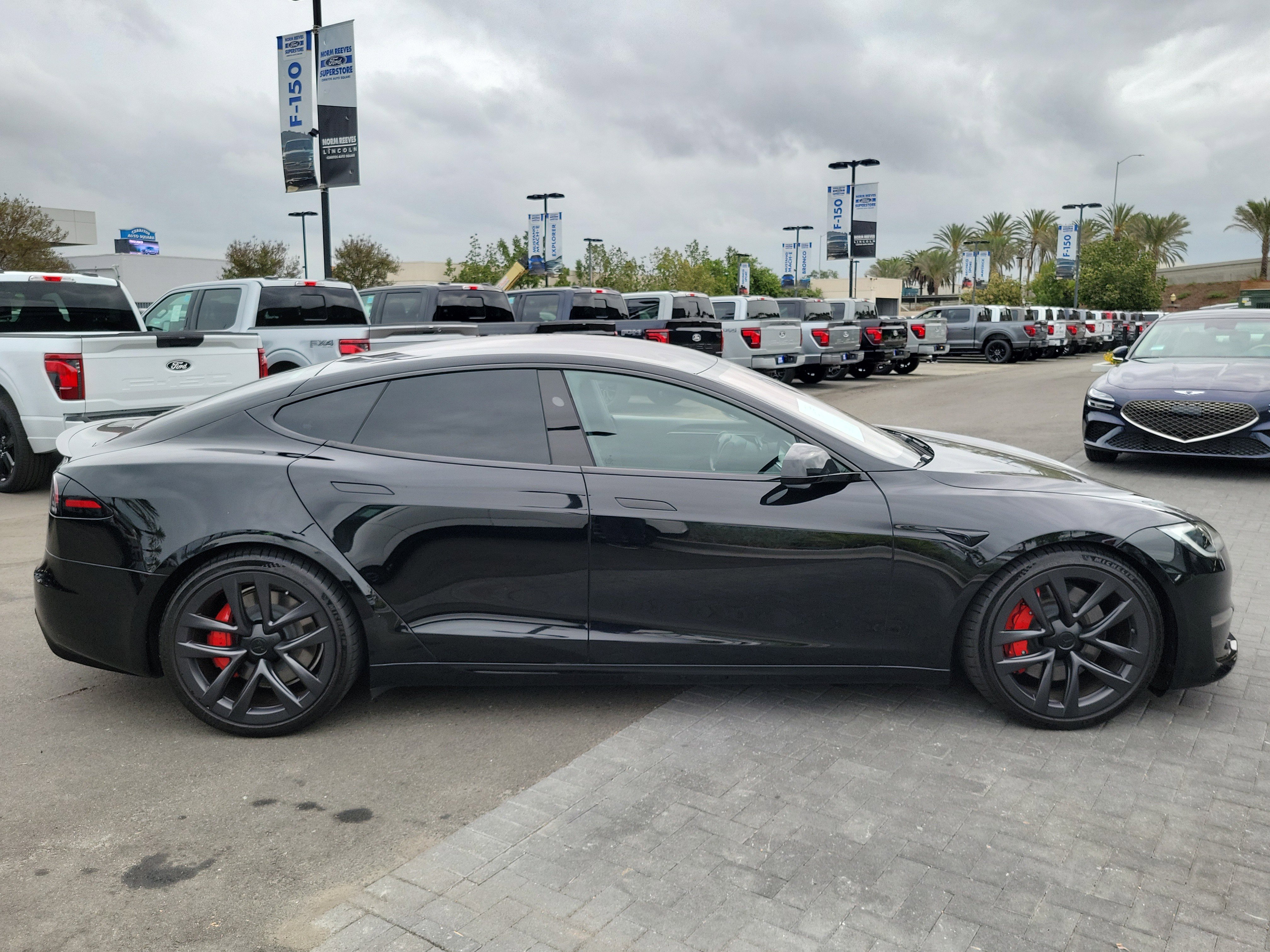 Used 2024 Tesla Model S Plaid image 5