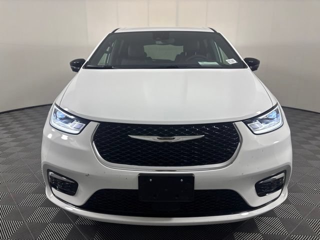 Used 2025 Chrysler Pacifica Select FWD image 32