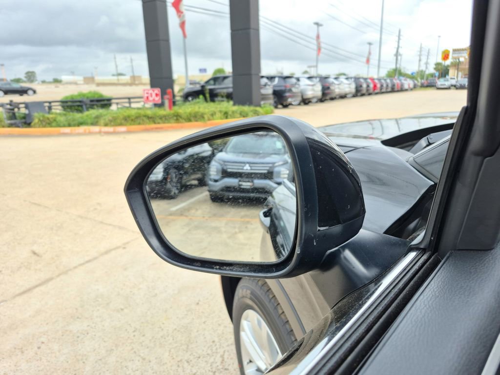 New 2026 Mitsubishi Outlander ES image 12