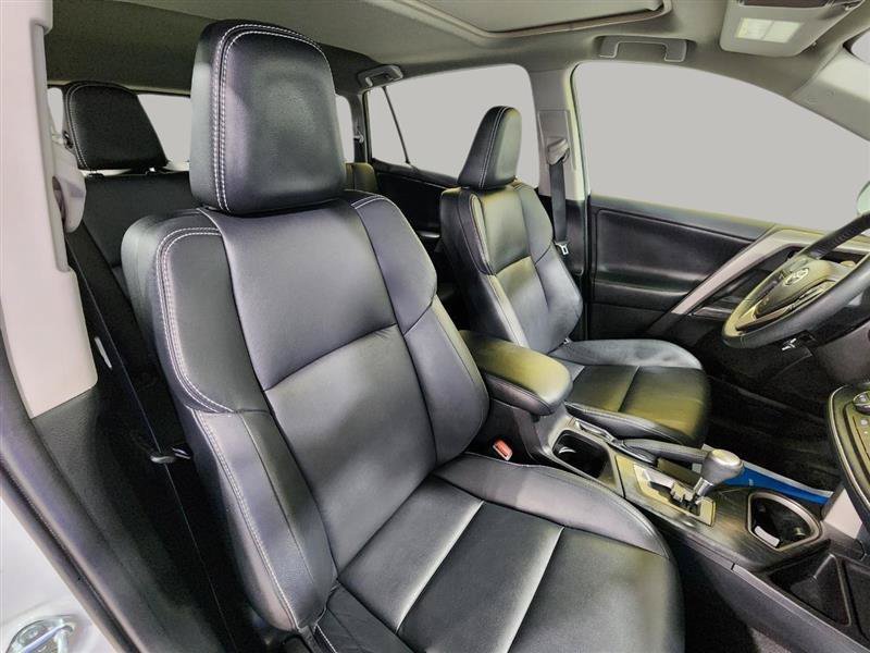 Used 2017 Toyota RAV4 Platinum w/ All Weather Liner Package AWD/4WD image 29