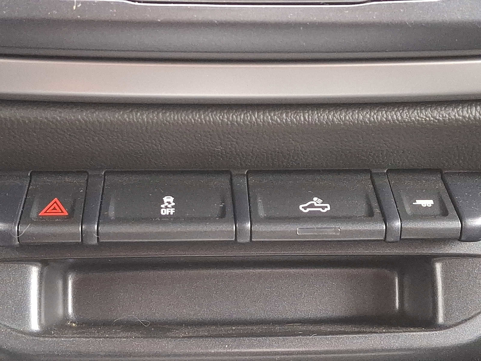 Used 2018 Chevrolet Colorado LT image 23