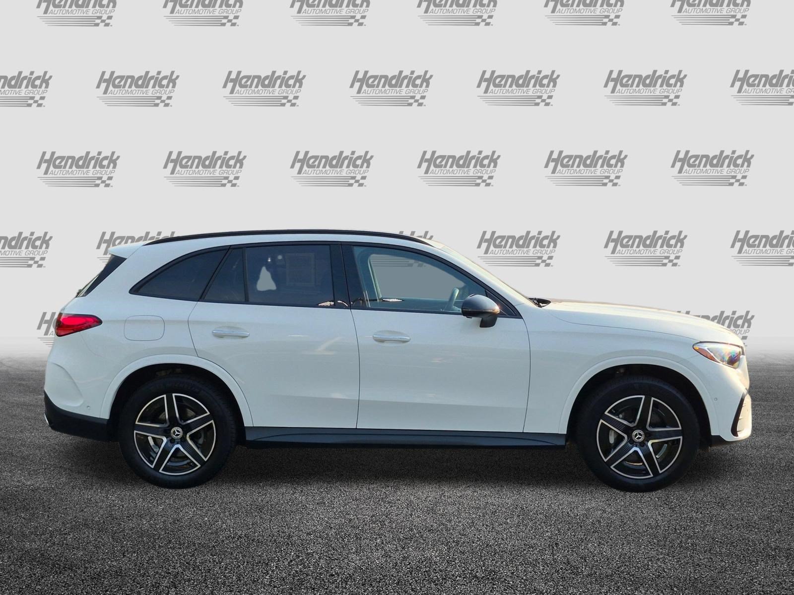 Used 2025 Mercedes-Benz GLC 300 4MATIC image 11