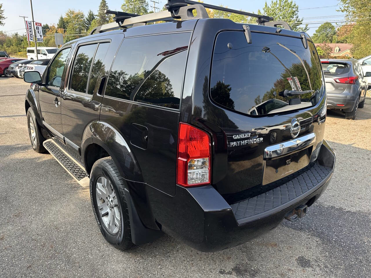 Used 2011 Nissan Pathfinder Silver image 4