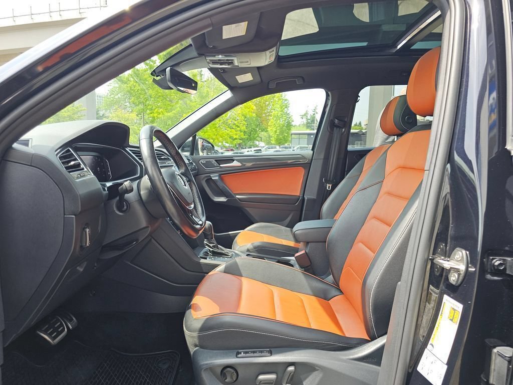 Used 2021 Volkswagen Tiguan SEL Premium R-Line w/ 3rd Row Seat Package AWD/4WD image 23