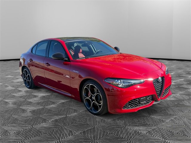 Used 2022 Alfa Romeo Giulia Veloce image 3