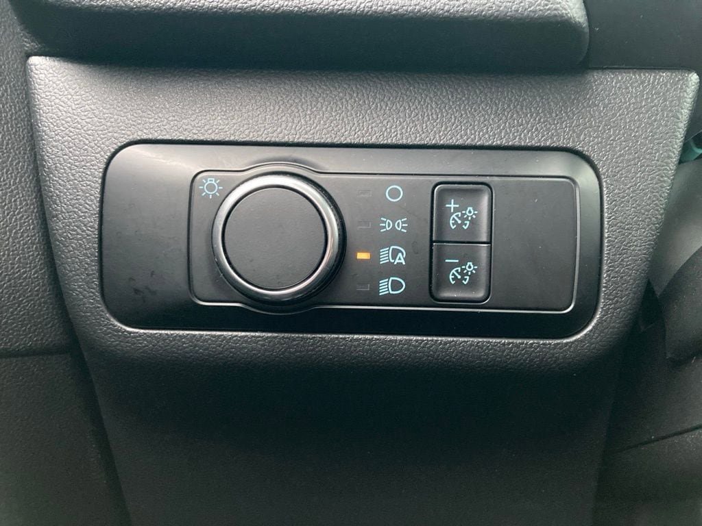 Used 2025 Ford Escape Active AWD/4WD image 14
