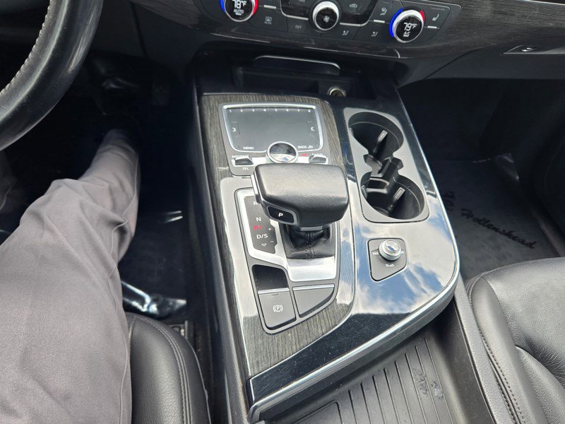 Used 2017 Audi Q7 3.0T Premium Plus w/ Premium Plus Package image 14