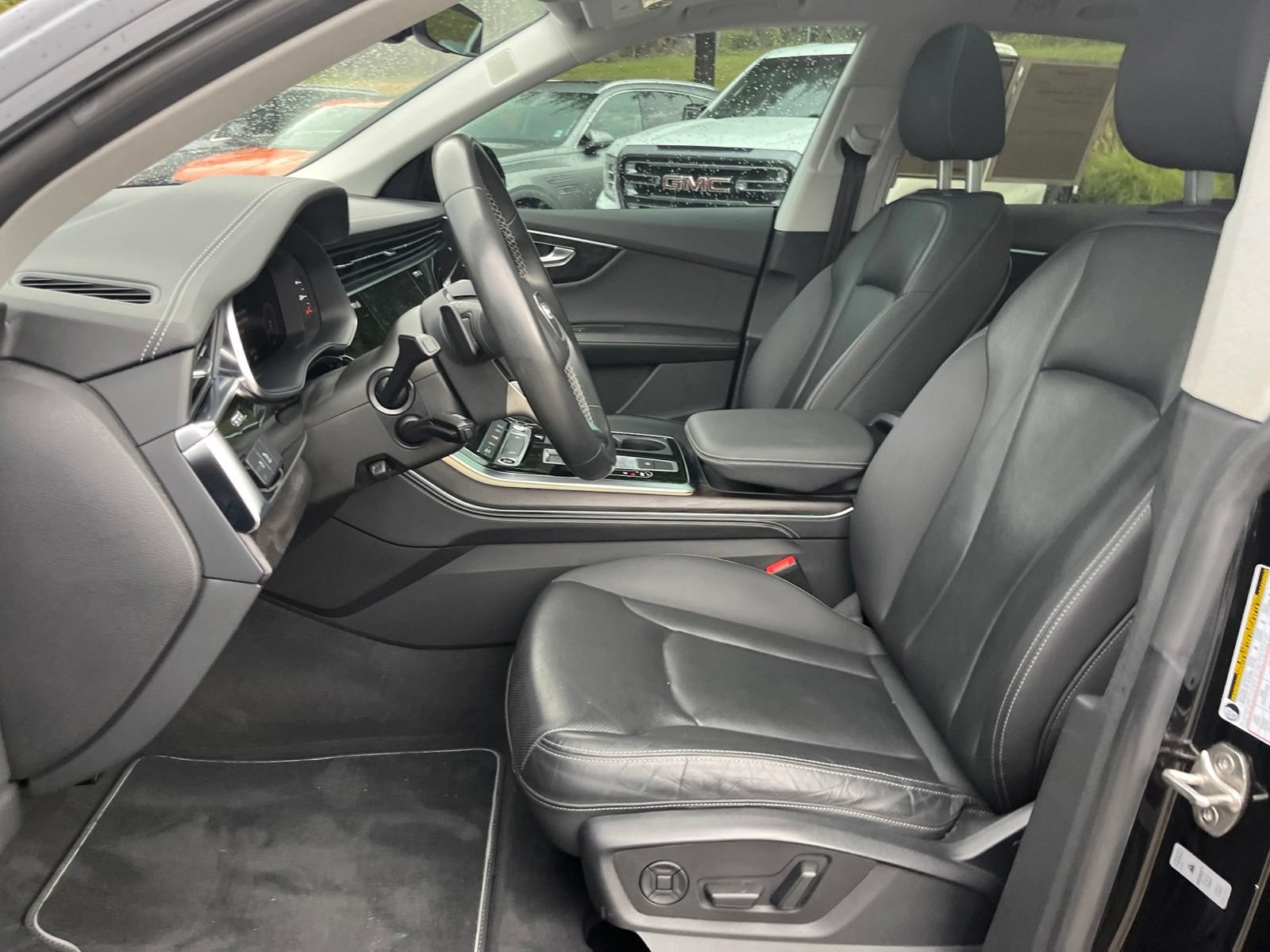 Used 2023 Audi Q8 Premium Plus w/ Premium Plus Package AWD/4WD image 31