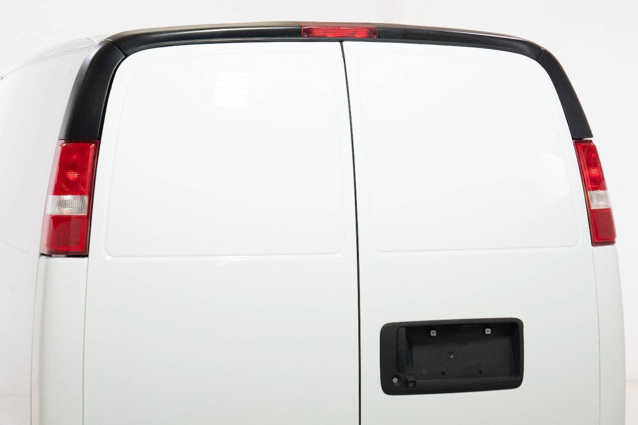 Used 2021 Chevrolet Express 2500 w/ Driver Convenience Package RWD image 17