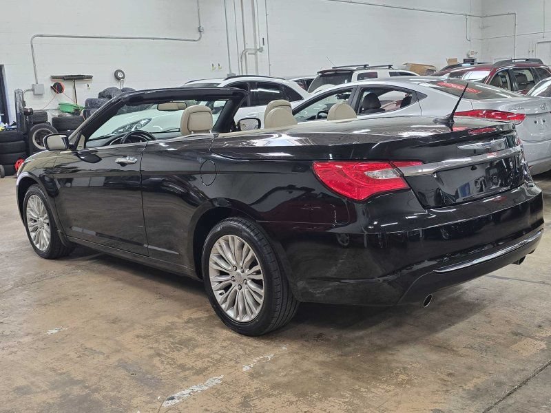 Used 2011 Chrysler 200 Limited FWD image 18