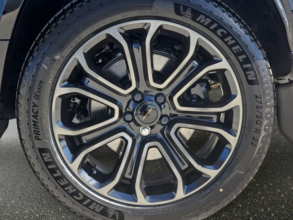 New 2026 Land Rover Defender 110 OCTA image 34