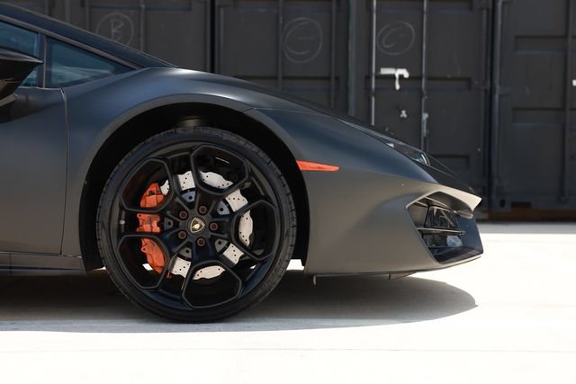 Used 2019 Lamborghini Huracan LP 580-2 RWD image 23