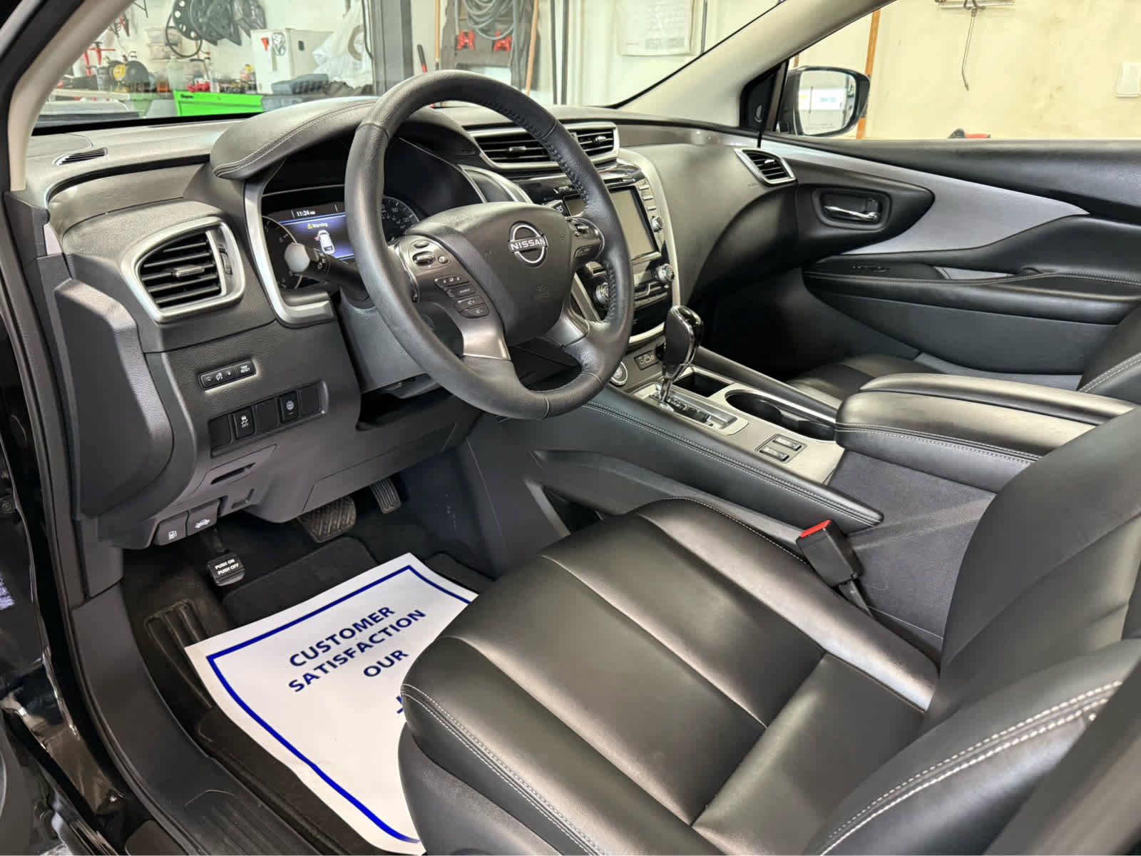 Used 2024 Nissan Murano SV w/ SV Midnight Edition Package image 9