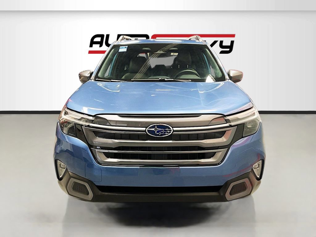 Used 2025 Subaru Forester Limited AWD/4WD image 2