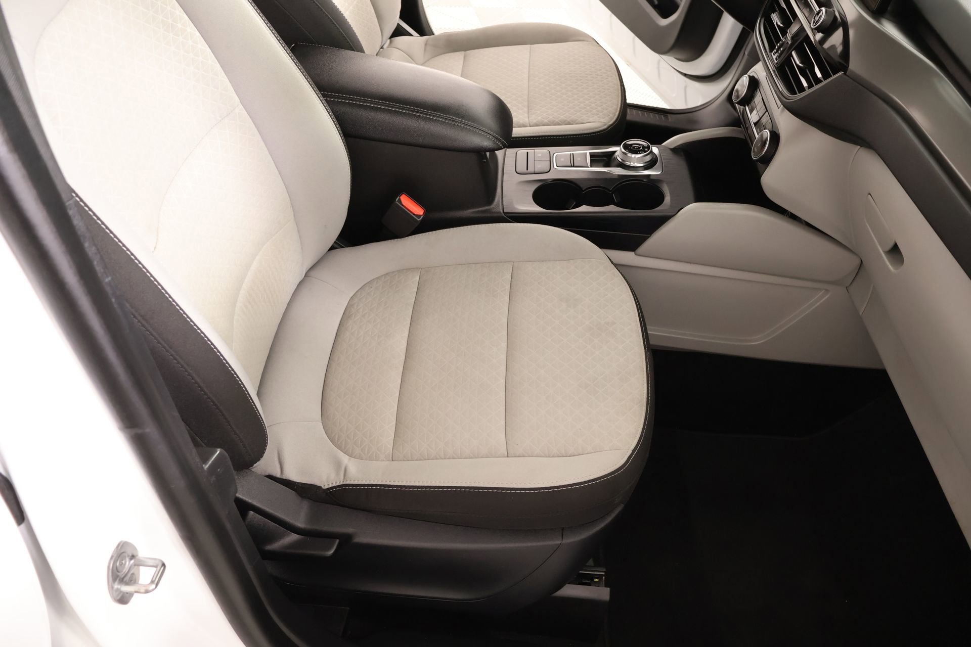 Used 2025 Ford Escape Active FWD image 12