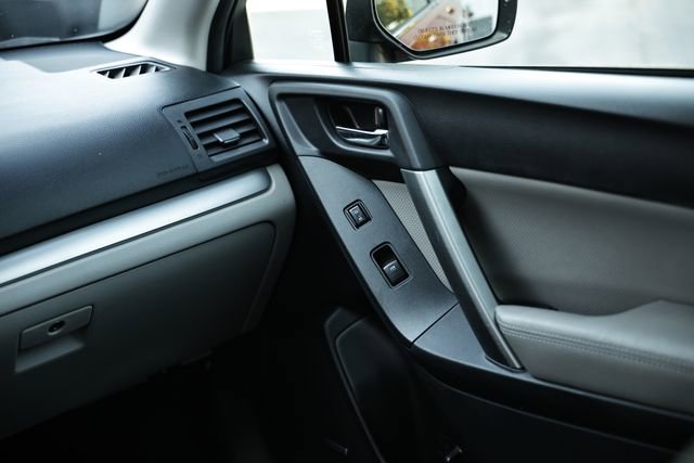Used 2014 Subaru Forester 2.5i Touring image 30
