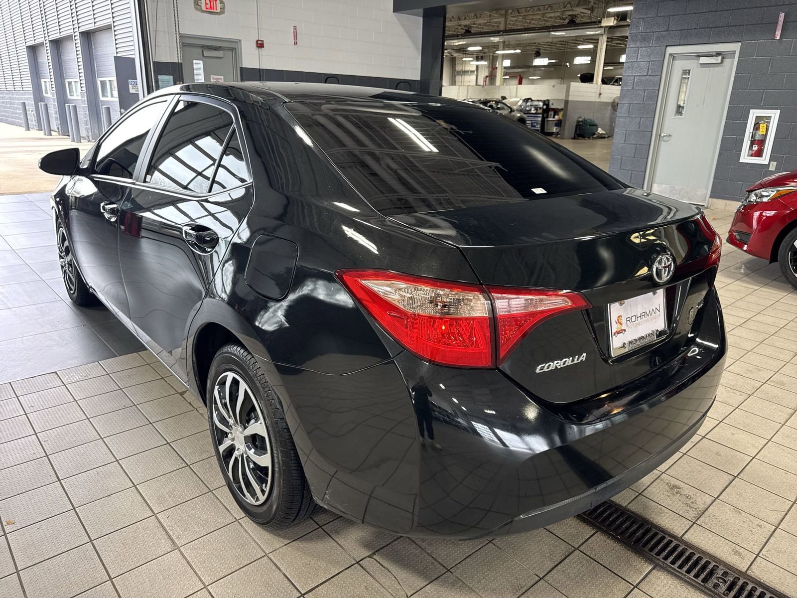 Used 2017 Toyota Corolla LE w/ Carpet Mat Package (TMS) FWD image 35
