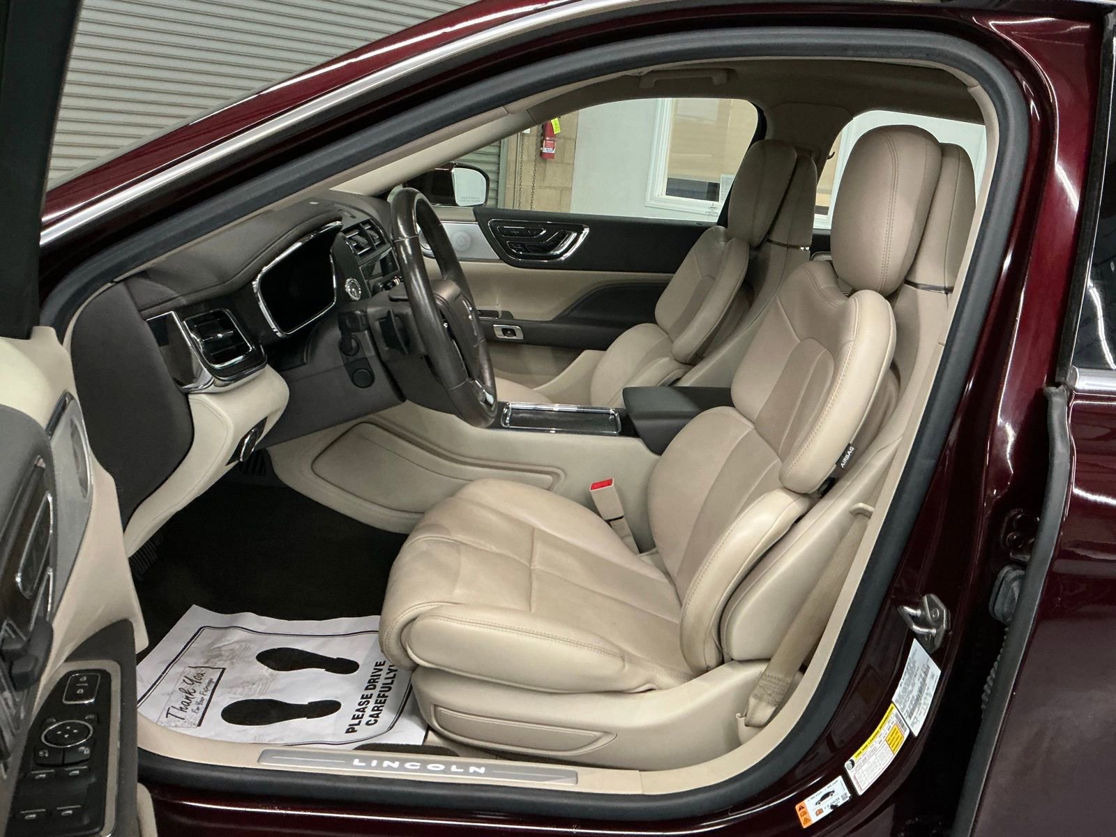 Used 2019 Lincoln Continental Reserve image 9