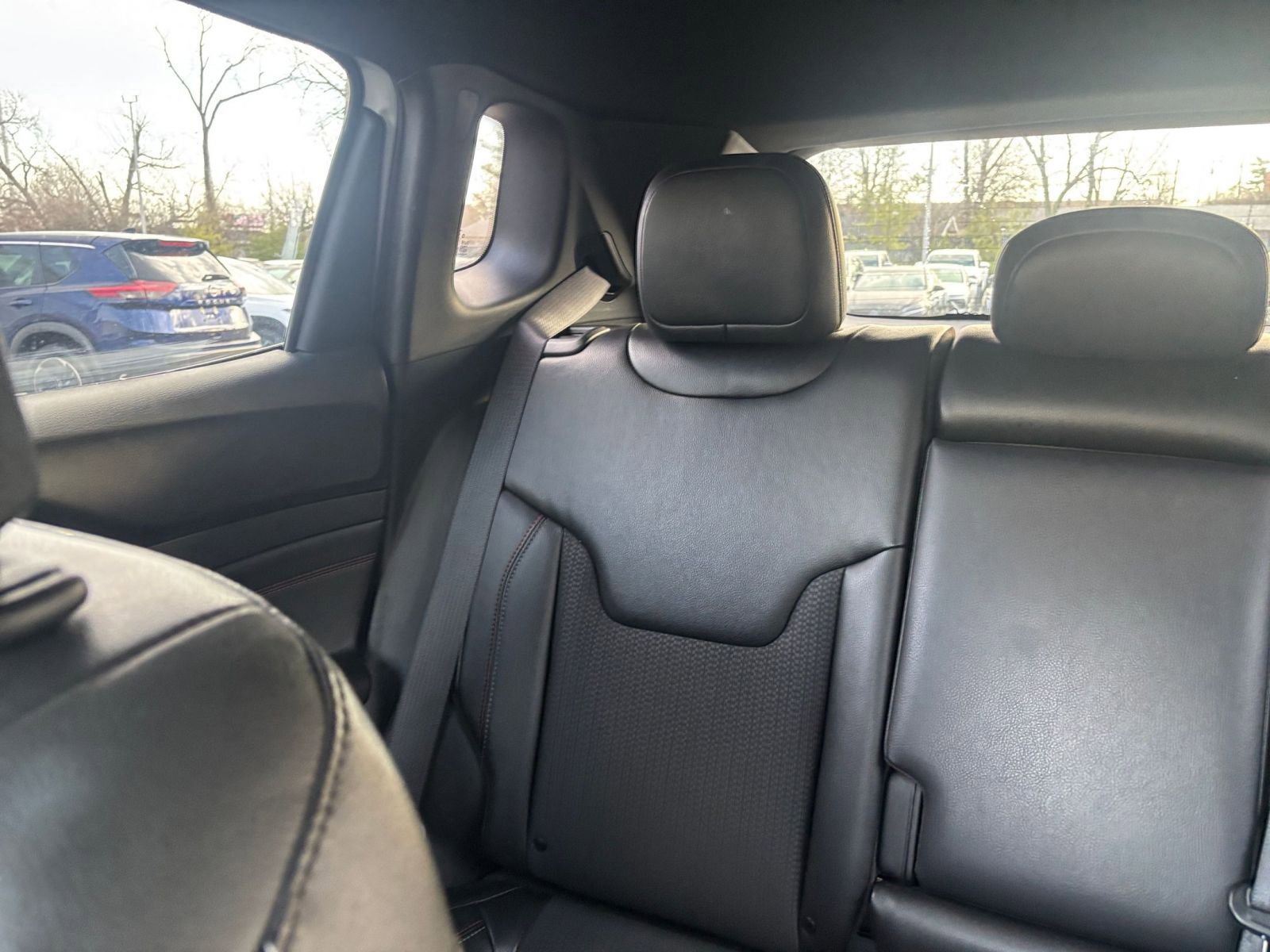 Used 2025 Jeep Compass Trailhawk image 37