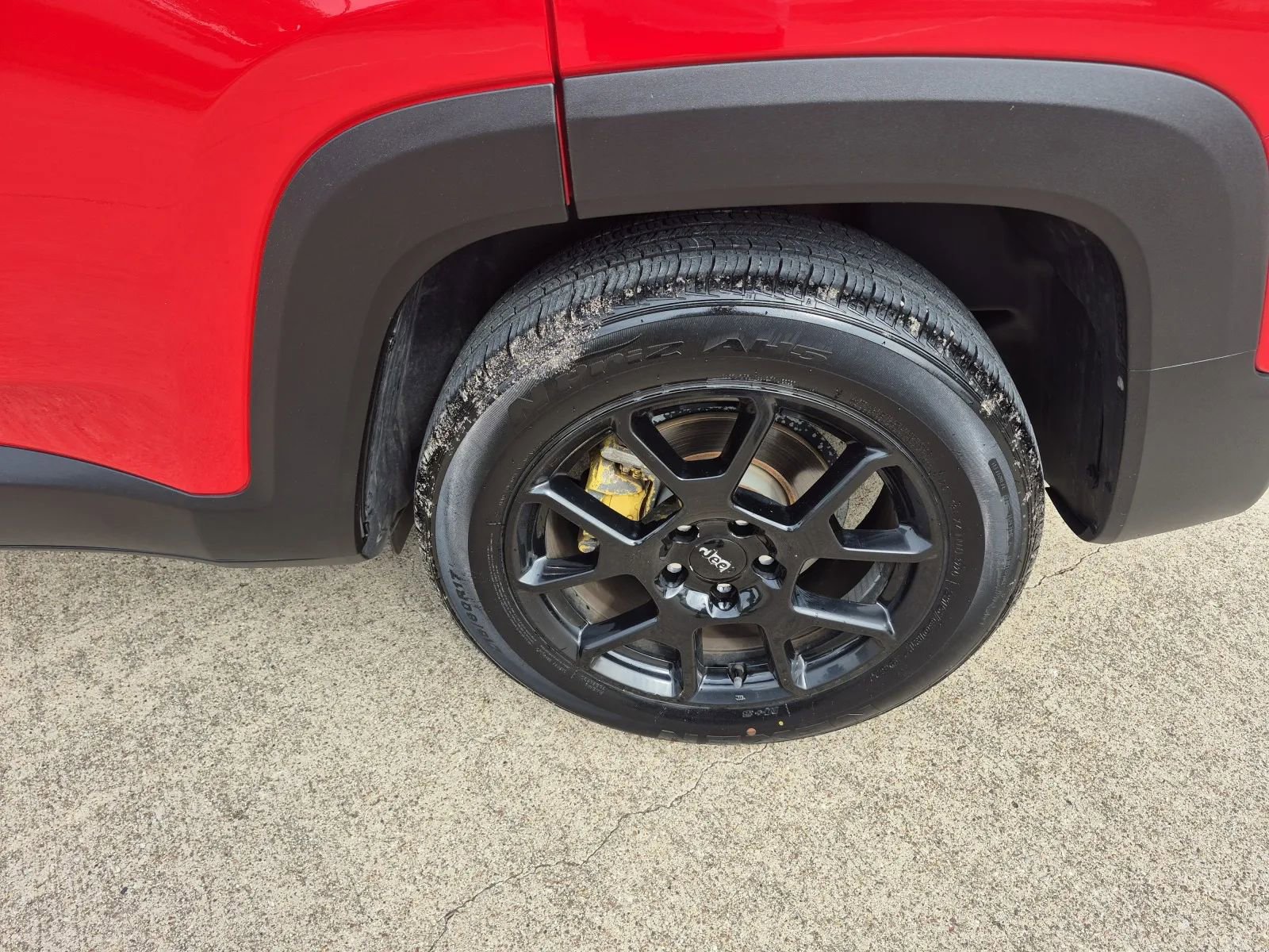 Used 2019 Jeep Renegade Latitude FWD image 9