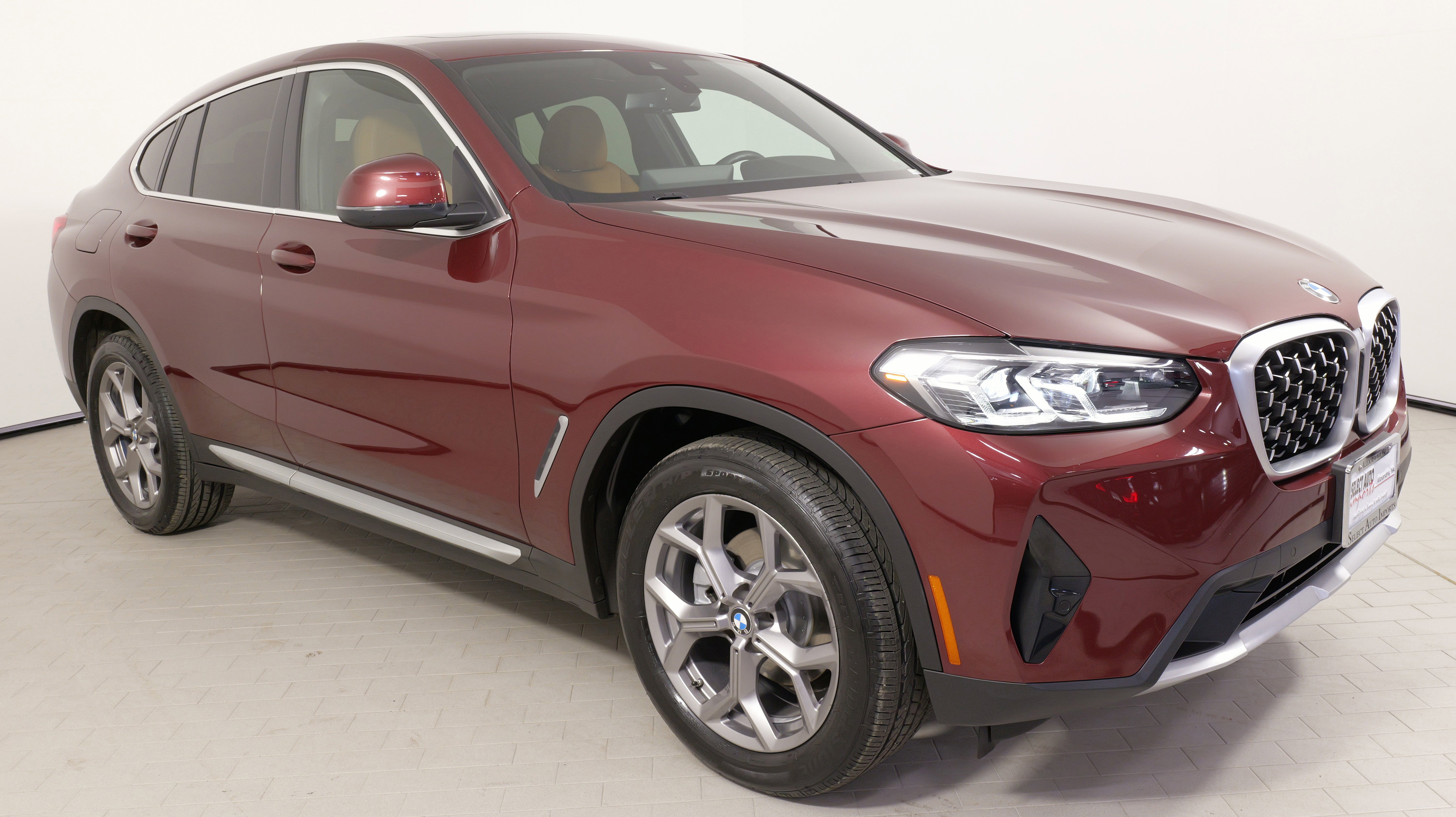 Used 2023 BMW X4 xDrive30i w/ Premium Package AWD/4WD image 7