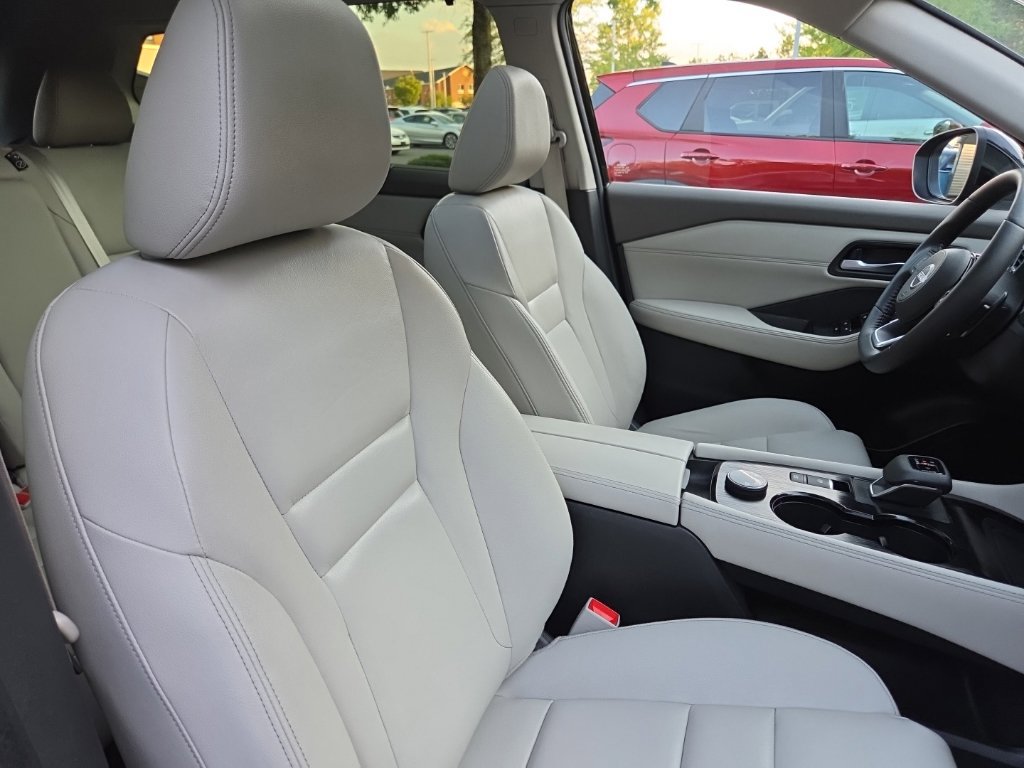 Certified 2023 Nissan Rogue SL w/ SL Premium Package AWD/4WD image 44